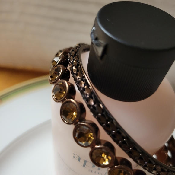 Bracelets - Picture 7 of 10